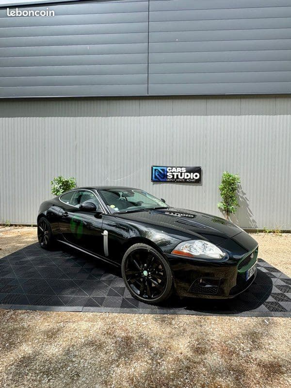 Jaguar XK R